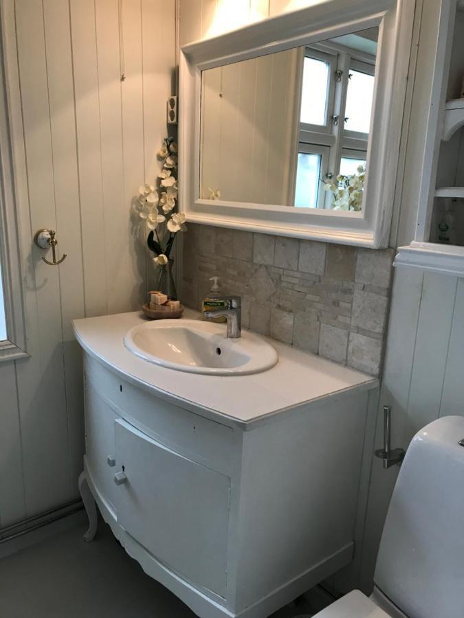 Smabruket Stall Solheim Holiday home